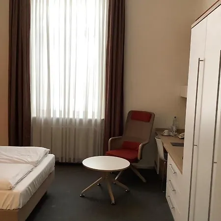 Otel Gaestehaus Am Ukb