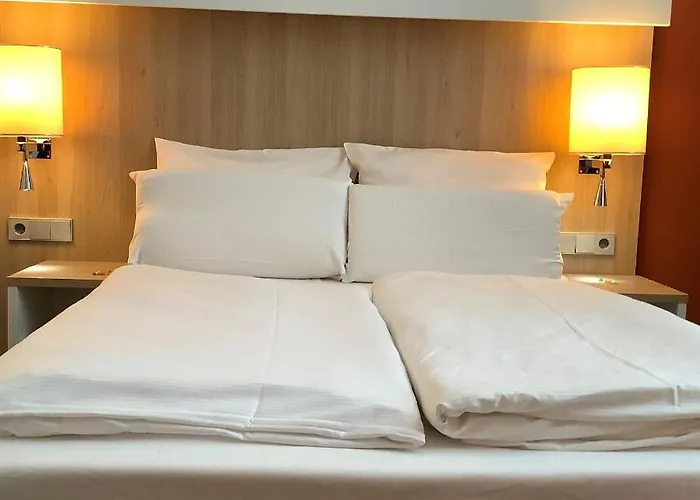 Hotell Gaestehaus Am Ukb 3*